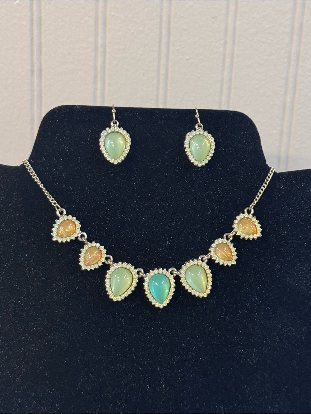 Vintage Monet Necklace Matching Earrings Statement Jewelry Teardrop Gold Tone